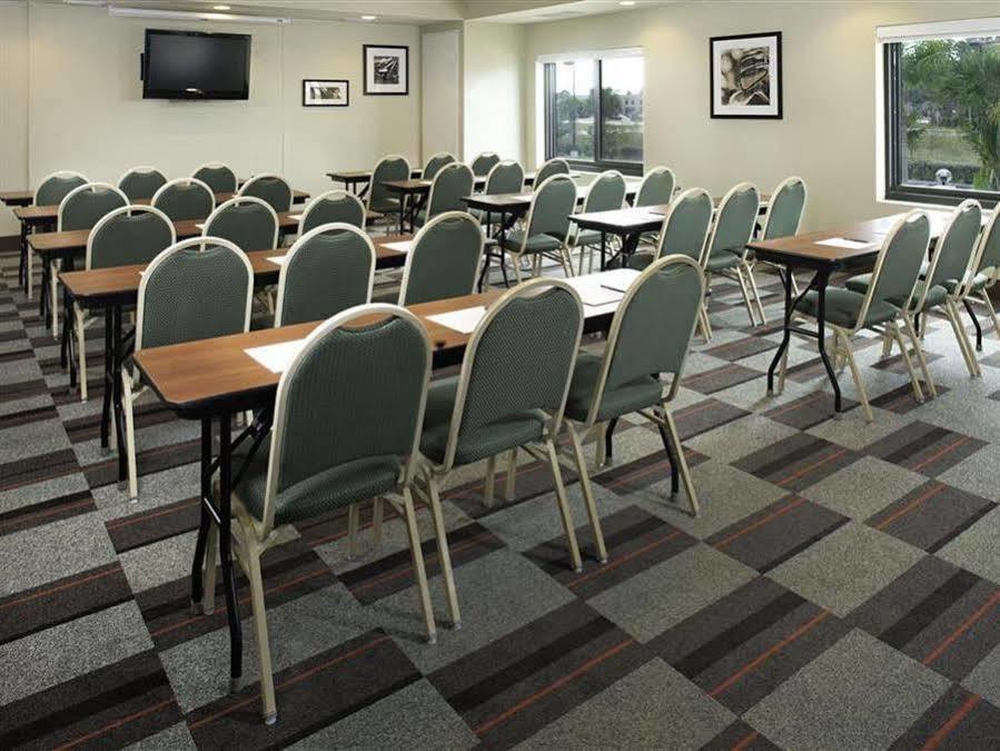Four Points By Sheraton Fort Myers Airport Exteriér fotografie