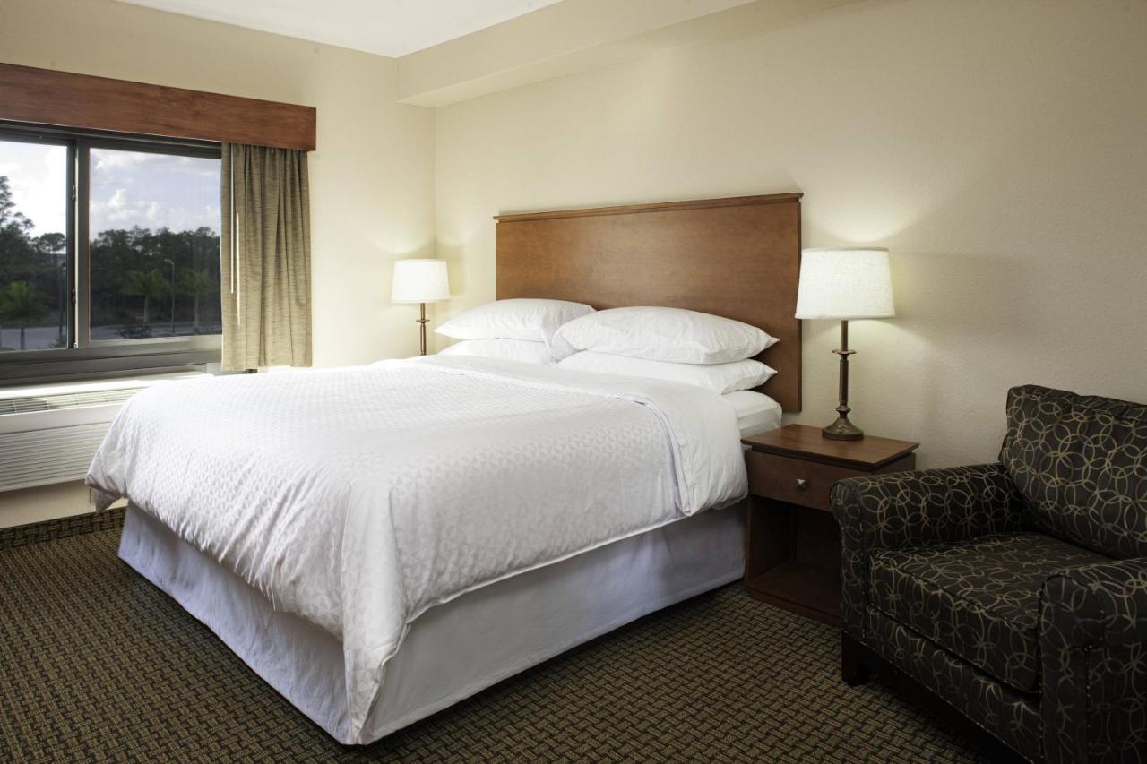 Four Points By Sheraton Fort Myers Airport Exteriér fotografie